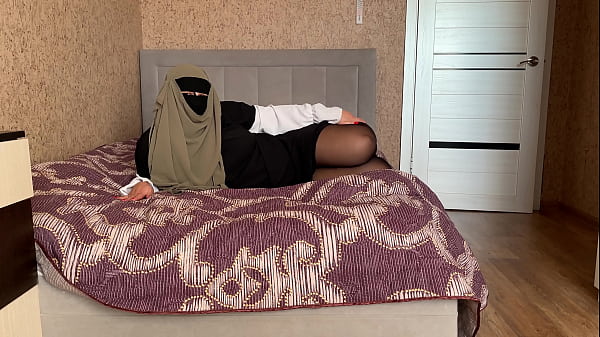 Turkish Khalifa gives an interview at a porn casting and gets sperm in her pussy