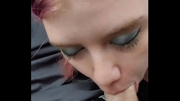 Cute girlfriend earns a hot oral creampie in the car