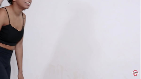 Fazendo a minha putinha submissa dar prazer com sua boquinha para meu macho, mamou até receber leite