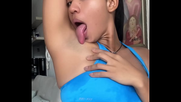 Look how I lice my armpits -amateur couple- nysdel